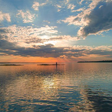 Akşamları gölün güzel manzarası
