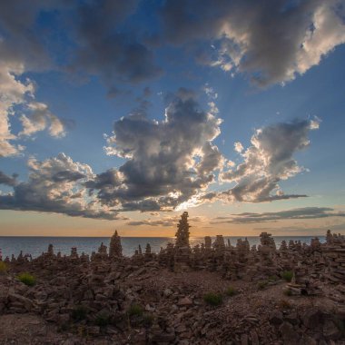 Sahilde gün batımı