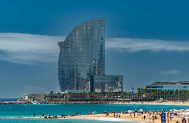 21 Nisan 2025 - Barselona, İspanya 'da W Barselona Oteli, İspanyol mimar Ricardo Bofill tarafından tasarlanan 98.8 metre yüksekliğindeki bir oteldir. Barceloneta, Almanya 'nın Barceloneta eyaletinde yer alan bir şehirdir.