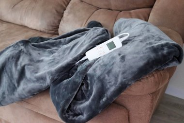 Kontrollü elektrikli battaniye