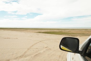 Passeio de carro nas dunas de Jericoacoara nas frias. Ponto turstico do cear brasil. 