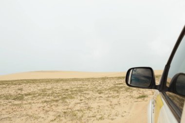 Passeio de carro nas dunas de Jericoacoara nas frias. Ponto turstico do cear brasil. 