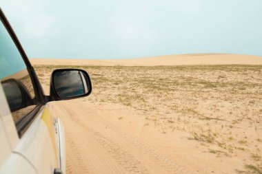 Passeio de carro nas dunas de Jericoacoara nas frias. Ponto turstico do cear brasil. 