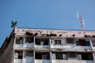 predio pixado na cidade de sao paulo