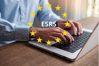 ESRS (Avrupa Sürdürülebilirlik Raporlama Standartları) Avrupa Birliği tarafından başlatıldı. CSRD altında kurumsal ESG açıklamalarını standartlaştırıyor. Kavram.