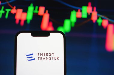 Roosendaal, Hollanda - 05 Ağustos 2025: Enerji Transferi 'nin şirket logosunu gösteren bir cep telefonu,.