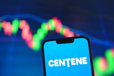 Roosendaal, Hollanda - 05 Ağustos 2025: Centene 'nin şirket logosunu gösteren bir cep telefonu,.