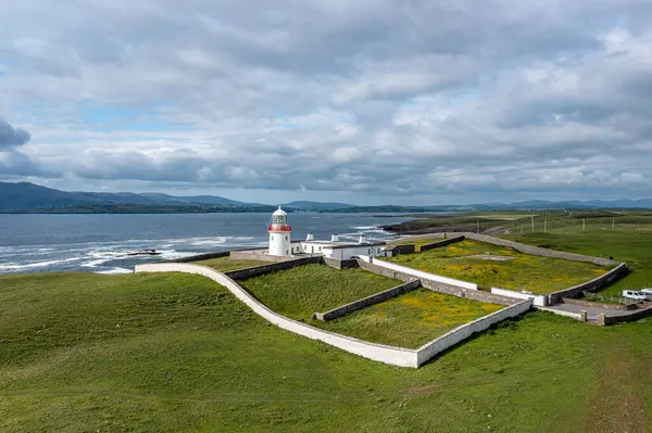 St John 's Point Deniz fenerinin havadan görünüşü, Donegal, İrlanda