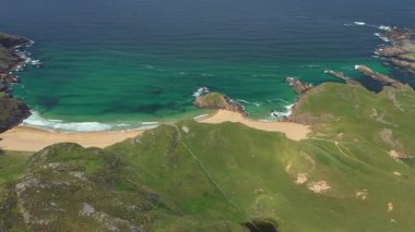 Boyeeghter Körfezi, nam-ı diğer Murder Hole Sahili, Donegal İlçesi, İrlanda