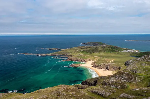 Boyeeghter Körfezi, nam-ı diğer Murder Hole Sahili, Donegal İlçesi, İrlanda