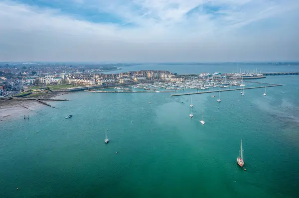 İrlanda Cumhuriyeti, Kont Dublin, Malahide Kasabası üzerinde iyi uçuşlar.
