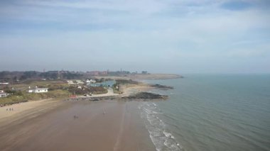 Donabate Sandy Plajı üzerindeki hava manzarası, Dublin Bölgesi, İrlanda Cumhuriyeti