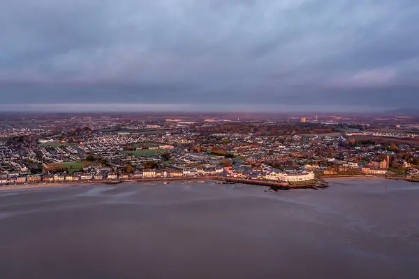 Gün doğumunda Blackrock Sahili üzerinde hava görüntüsü, County, Louth, İrlanda
