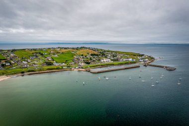 Mullaghmore Sahil Hattı üzerinde güzel bir uçuş, Sligo İlçesi, İrlanda Cumhuriyeti