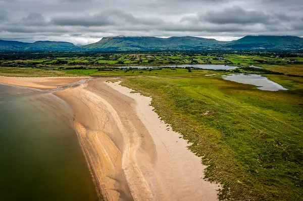 Mullaghmore Sahil Hattı üzerinde güzel bir uçuş, Sligo İlçesi, İrlanda Cumhuriyeti