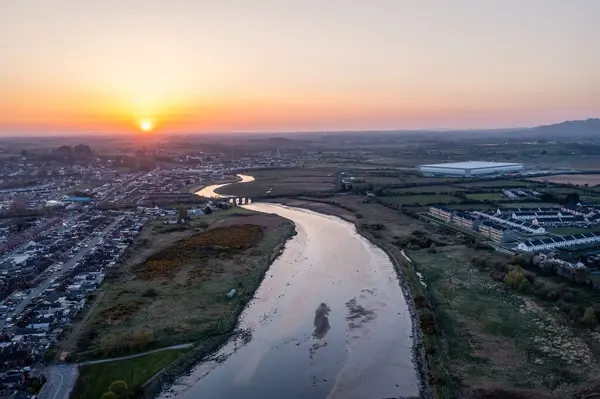 Dundalk Körfezi üzerinde güzel bir uçuş, County Louth, İrlanda Cumhuriyeti