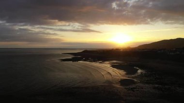 Gyles Quay, Dundalk, Louth, İrlanda üzerinden Akşam Uçuşu