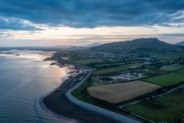 Gyles Quay, Dundalk, Louth, İrlanda üzerinden Akşam Uçuşu
