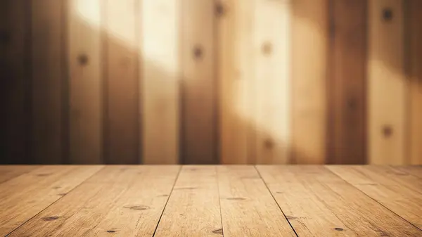 Dikey ahşap duvarlı ahşap bir masa..