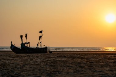 Sampan 'ın Silueti, Cox' s Bazar, Bengal Körfezi, Bangladeş