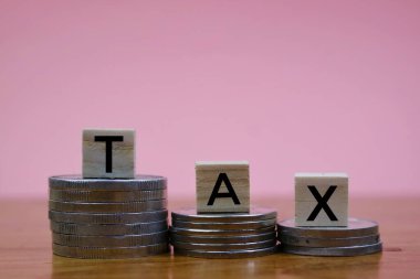 Tahta blok, üzerinde 