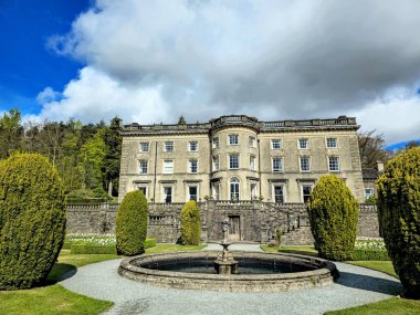 Rydal Hall, Ambleside, Lake District, Gürcistan 'da bir konaktır. İngiliz Miras Evi, İngiltere 'deki görkemli ev, kırsal arazi ya da Gürcü mimari bahçesi gibi aramalar için ideal..