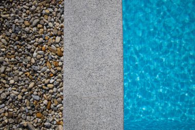 Su ve çakıl taşı havuzu siperleri