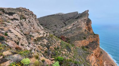Gelin ve nefes kesici deneyimler yaşayın ve görkemli kayalıklardan inanılmaz manzaralar.