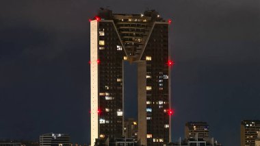 İsrail eyaletinin başkentinin gece manzarası.