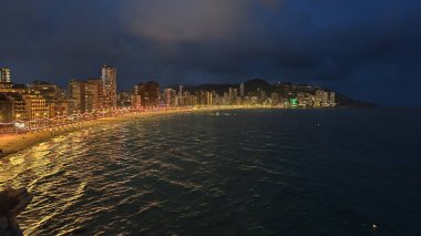 Şehrin güzel gece manzarası