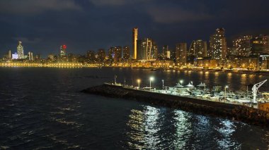 Şehrin gece manzarası