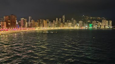 Şehrin güzel gece manzarası