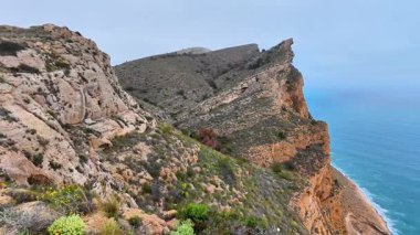 Gelin ve nefes kesici deneyimler yaşayın ve görkemli kayalıklardan inanılmaz manzaralar.