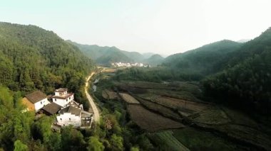 Çin 'in Güzel Kırsal Bölgesi Kısa Videosunun Hava Fotoğrafı