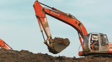 İnşaat alanındaki videoda kazı çalışması