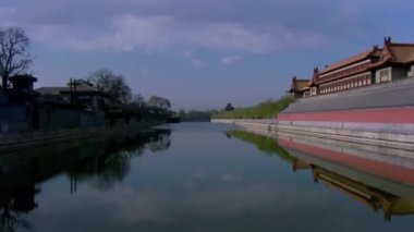 Sakin hendek, sabit kamera çekimi.