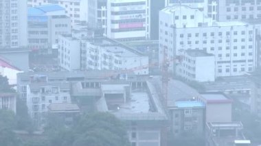 Şehir sahnesini çekmek için yavaş yavaş yakınlaş