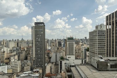 Brezilya 'nın en büyük metropolünün yoğun şehir manzarasını gözler önüne seren sayısız gökdelenli Sao Paulo şehri..