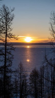 Kışın gün batımı