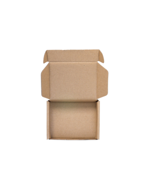 Karton kutuyu aç. Üst görünüm izole edilmiş.