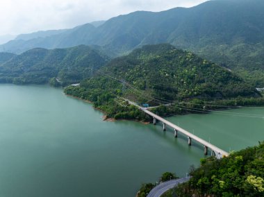 Yazın dağların manzarası