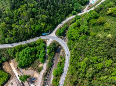 Yazın dağların manzarası