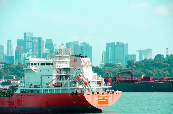 Odessa limanında bir kargo gemisi. ukraine