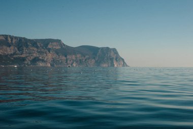 Akdeniz kıyıları.