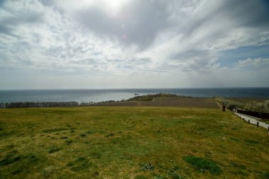 Deniz manzaralı güzel bir manzara.