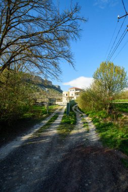 Köye giden yol.
