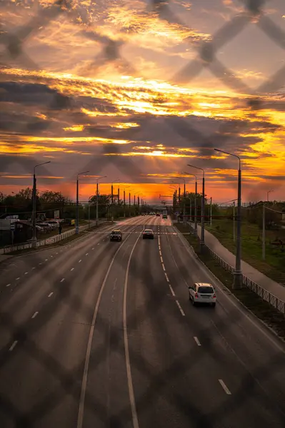 Şehrin üzerinde gün batımı