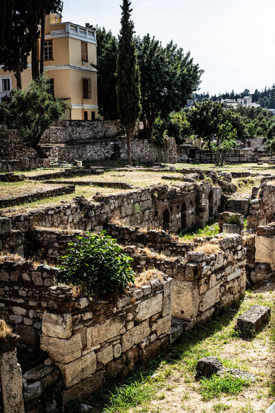 древние руины в городе Атенс, Греция
