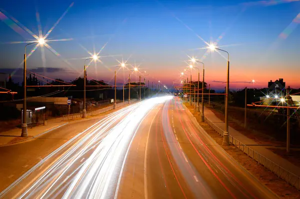 İsrail eyaletinin başkentinin gece manzarası.