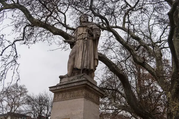 Viyana: Zamansız mimarinin modern cazibeyle buluştuğu, tarihi ve yeniliği her köşede harmanladığı yer